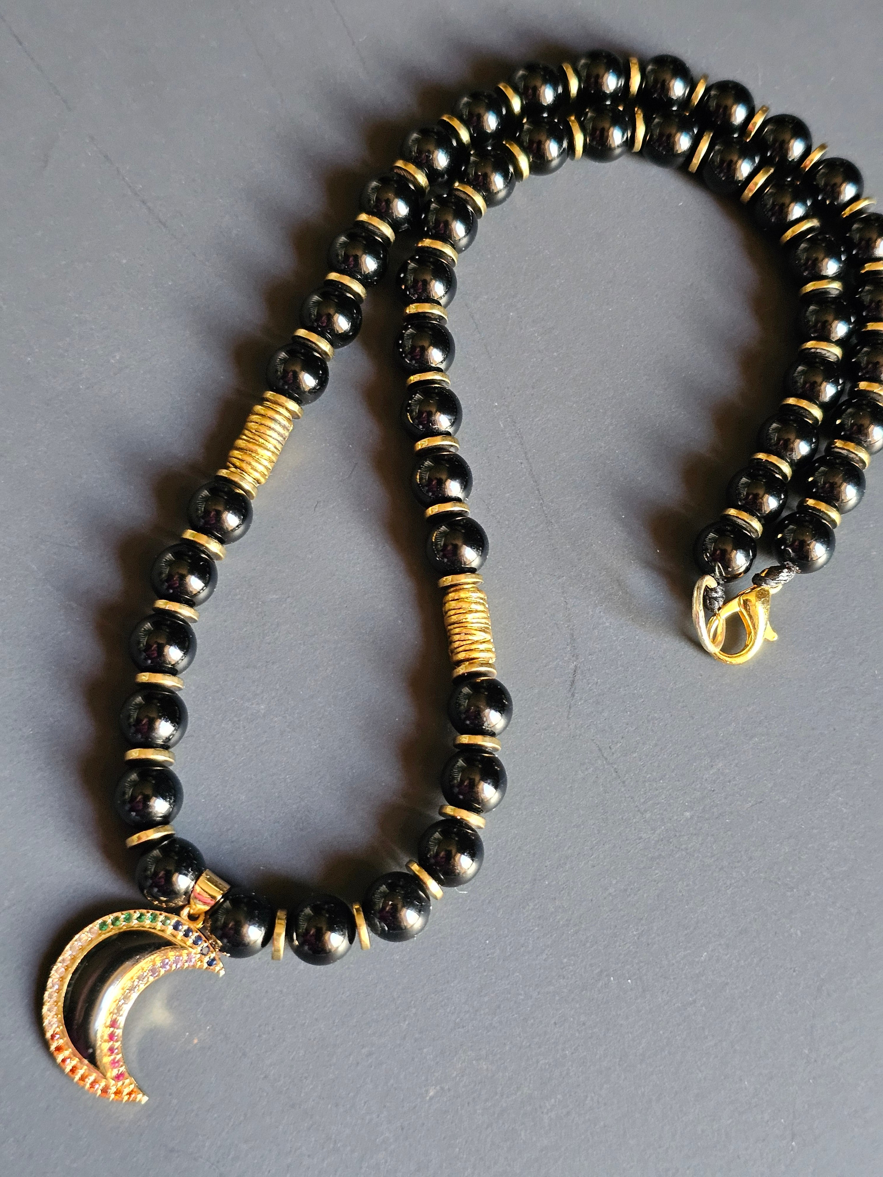 Onyx ft. Moon Pendant